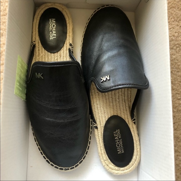 Michael Kors NWOT Navy Leather Hastings Mule - Picture 8 of 8